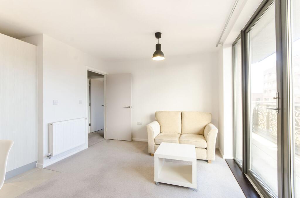 1 bed 1st Floor Flat for rent in Poplar. From Foxtons - Canary Wharf 1 bed 1st Floor Flat for rent in Poplar. From Foxtons - Canary Wharf
