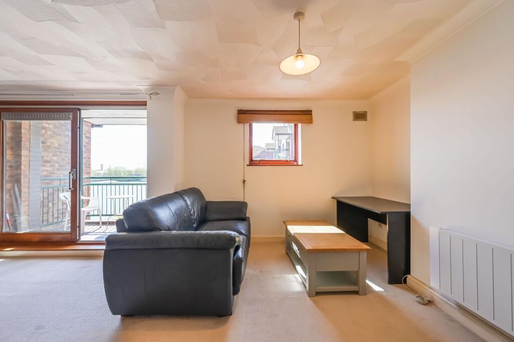 1 bed 1st Floor Flat for rent in Poplar. From Foxtons - Canary Wharf 1 bed 1st Floor Flat for rent in Poplar. From Foxtons - Canary Wharf