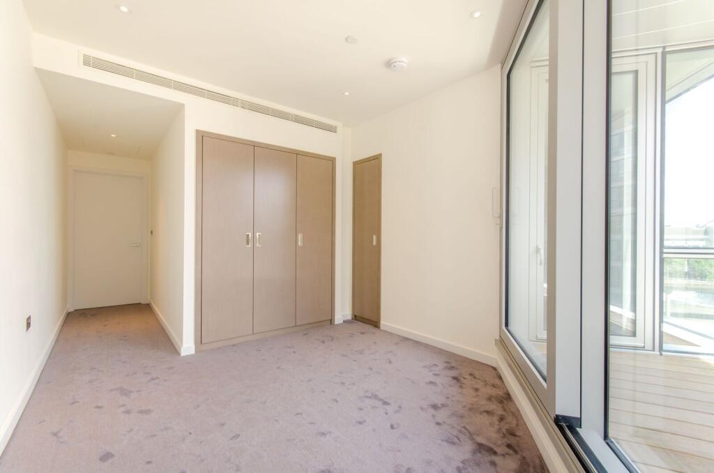 2 bed 1st Floor Flat for rent in Poplar. From Foxtons - Canary Wharf