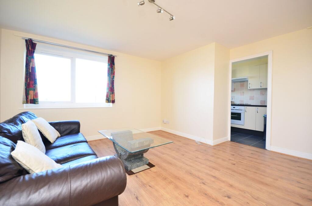 2 bed 1st Floor Flat for rent in Poplar. From Foxtons - Canary Wharf 2 bed 1st Floor Flat for rent in Poplar. From Foxtons - Canary Wharf