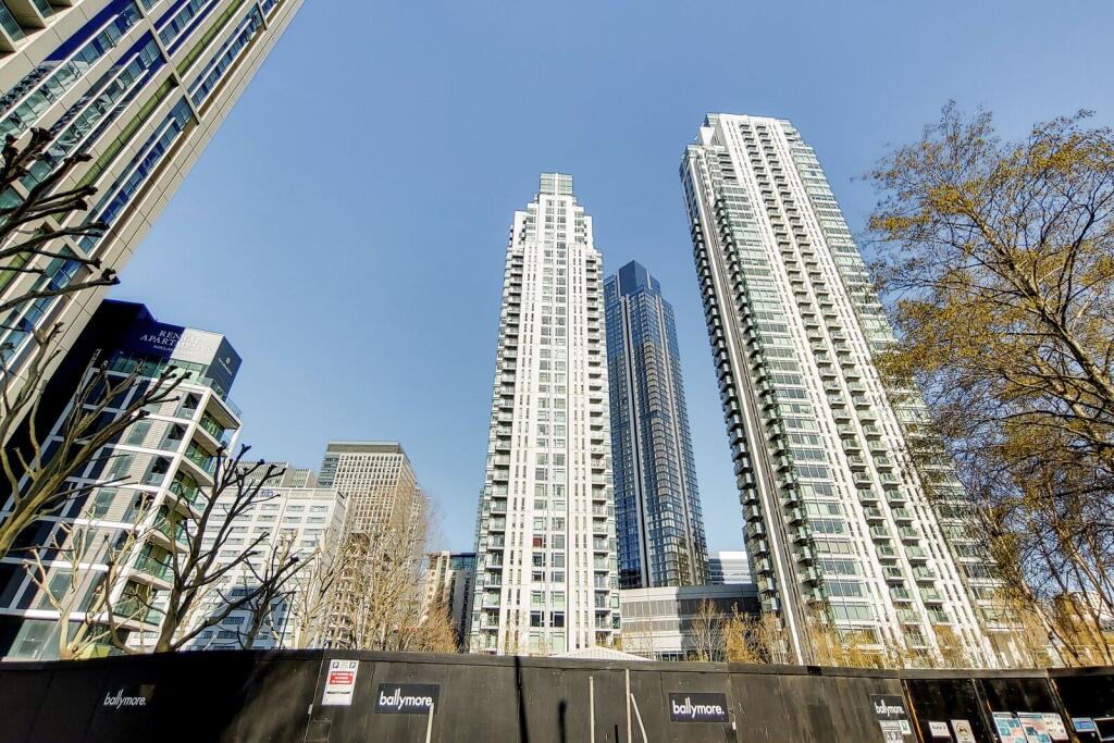1 bed 1st Floor Flat for rent in Poplar. From Foxtons - Canary Wharf