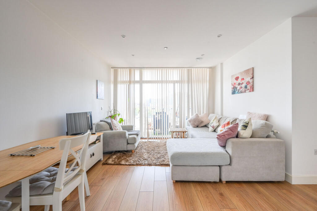 1 bed 1st Floor Flat for rent in Poplar. From Foxtons - Canary Wharf 1 bed 1st Floor Flat for rent in Poplar. From Foxtons - Canary Wharf