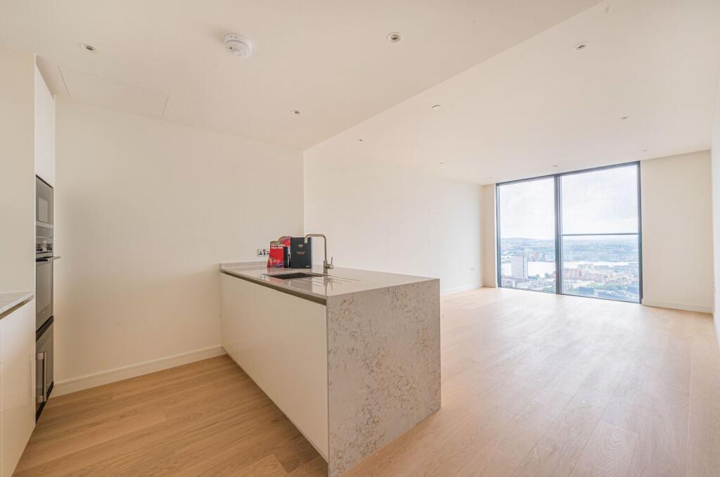 1 bed 1st Floor Flat for rent in Poplar. From Foxtons - Canary Wharf