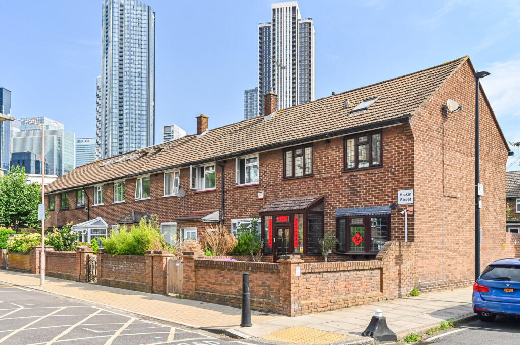 3 bed End of Terrace for rent in Poplar. From Foxtons - Canary Wharf 3 bed End of Terrace for rent in Poplar. From Foxtons - Canary Wharf