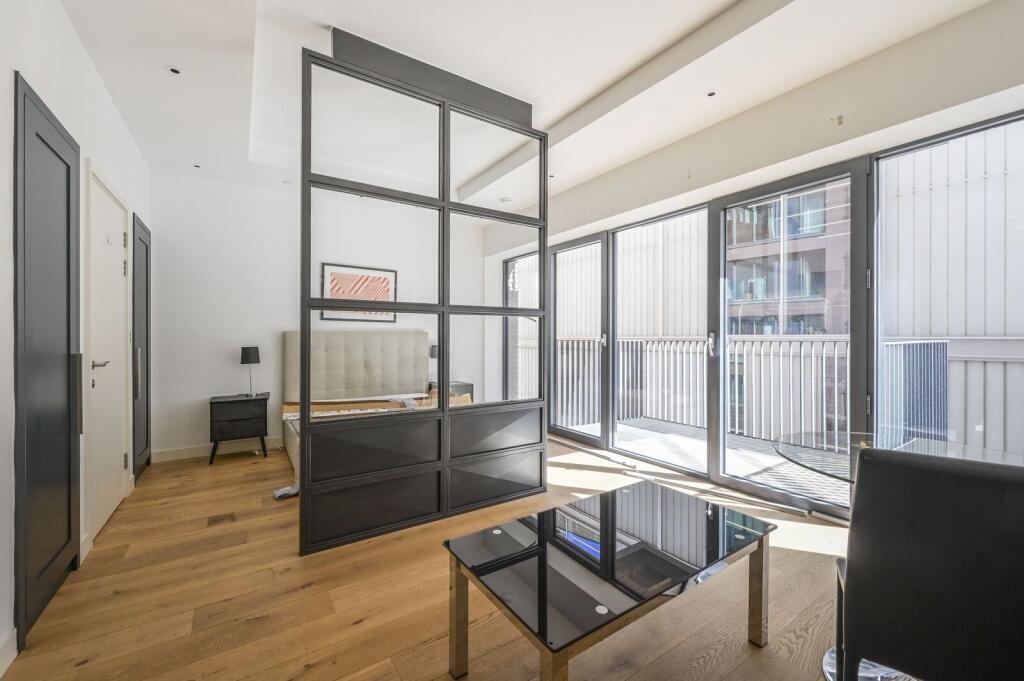 4 bed Studio for rent in London. From Foxtons - Canary Wharf