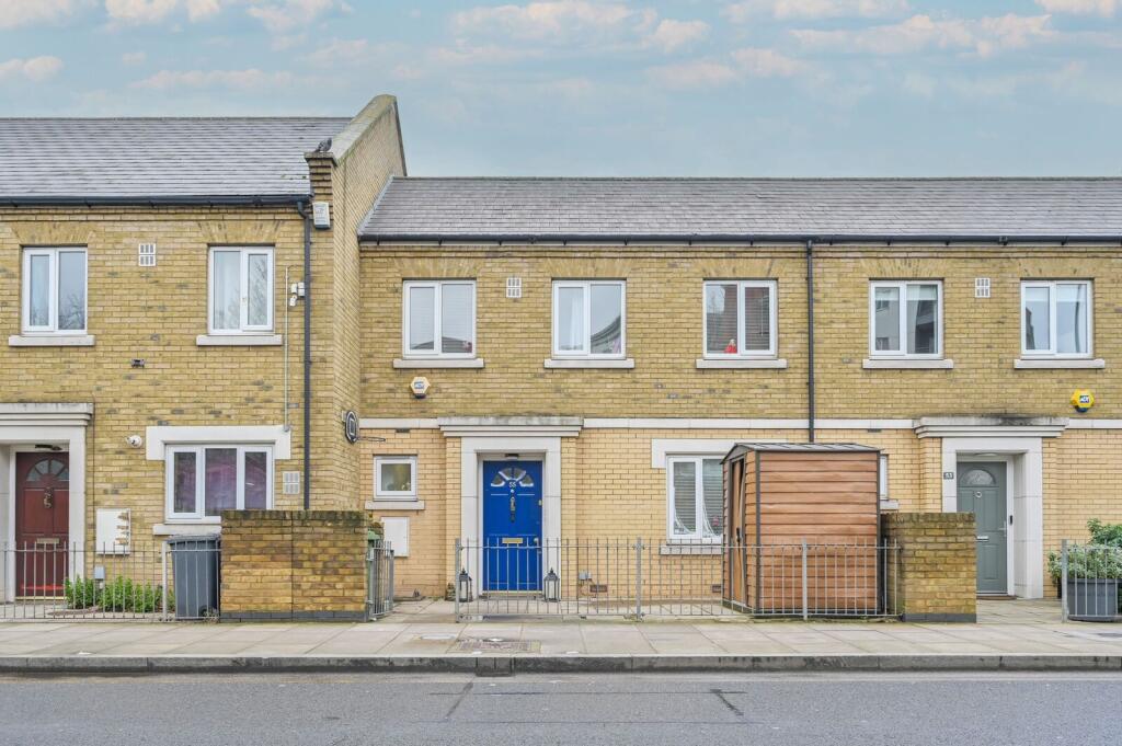 4 bed Detached for rent in London. From Foxtons - Canary Wharf