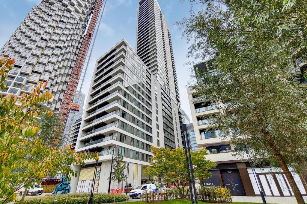 4 bed Studio for rent in London. From Foxtons - Canary Wharf