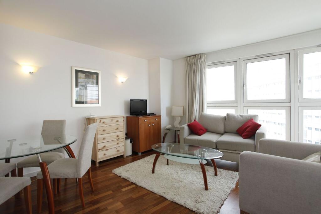 1 bed 1st Floor Flat for rent in Poplar. From Foxtons - Canary Wharf