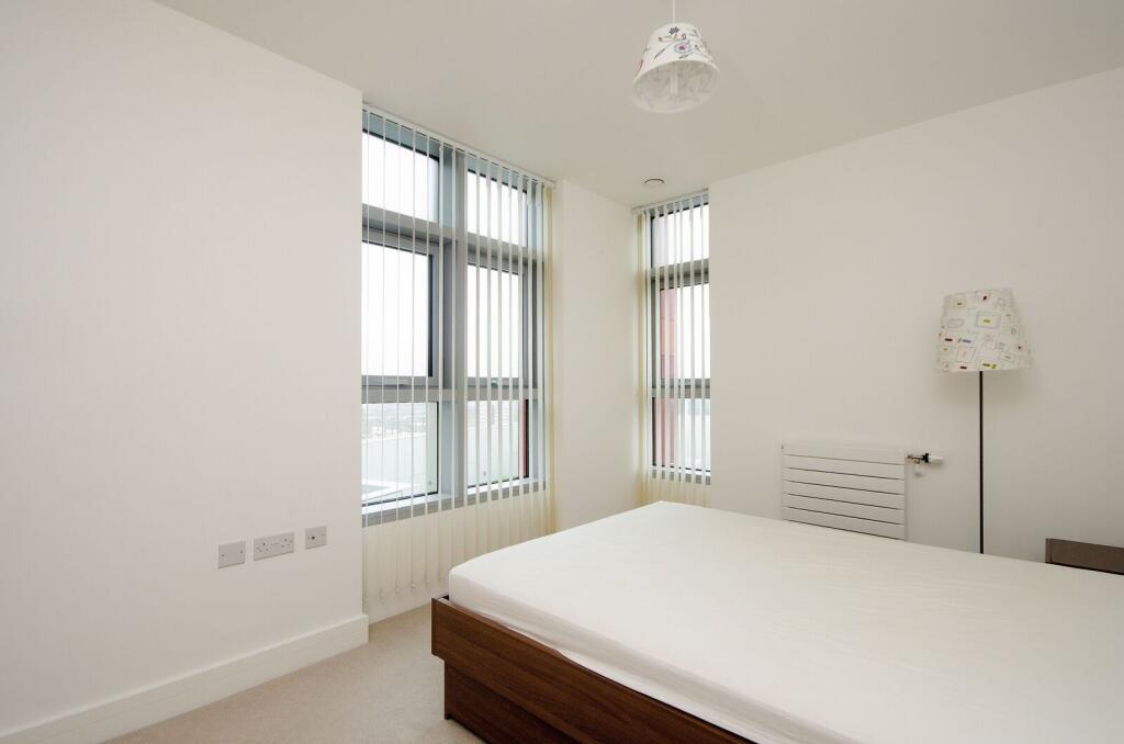 2 bed 1st Floor Flat for rent in West Ham. From Foxtons - Canary Wharf