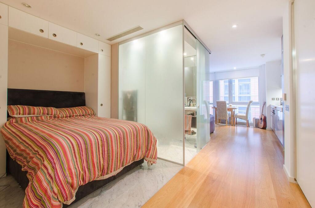 4 bed Studio for rent in London. From Foxtons - Canary Wharf