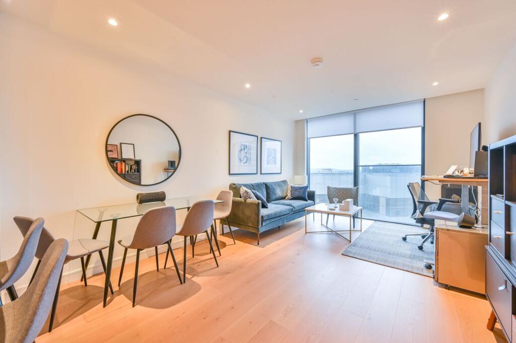 1 bed 1st Floor Flat for rent in Poplar. From Foxtons - Canary Wharf 1 bed 1st Floor Flat for rent in Poplar. From Foxtons - Canary Wharf