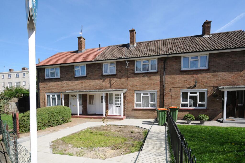 3 bed Detached for rent in West Ham. From Foxtons - Canary Wharf 3 bed Detached for rent in West Ham. From Foxtons - Canary Wharf