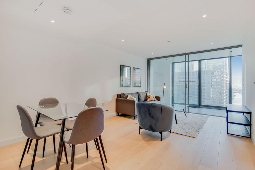 1 bed 1st Floor Flat for rent in London. From Foxtons - Canary Wharf
