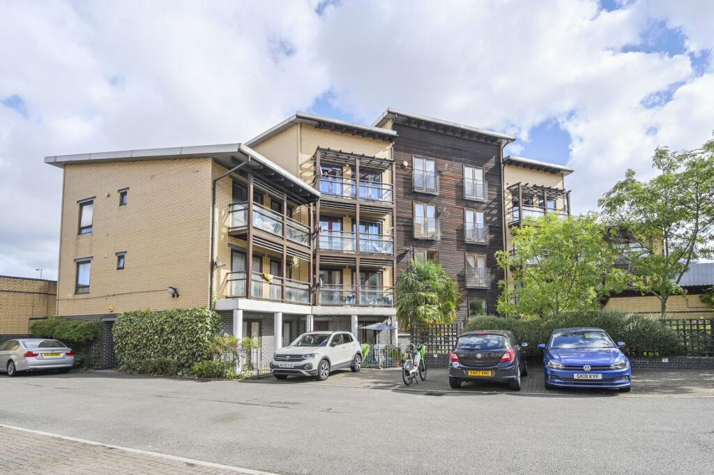 2 bed 1st Floor Flat for rent in London. From Foxtons - Canary Wharf 2 bed 1st Floor Flat for rent in London. From Foxtons - Canary Wharf