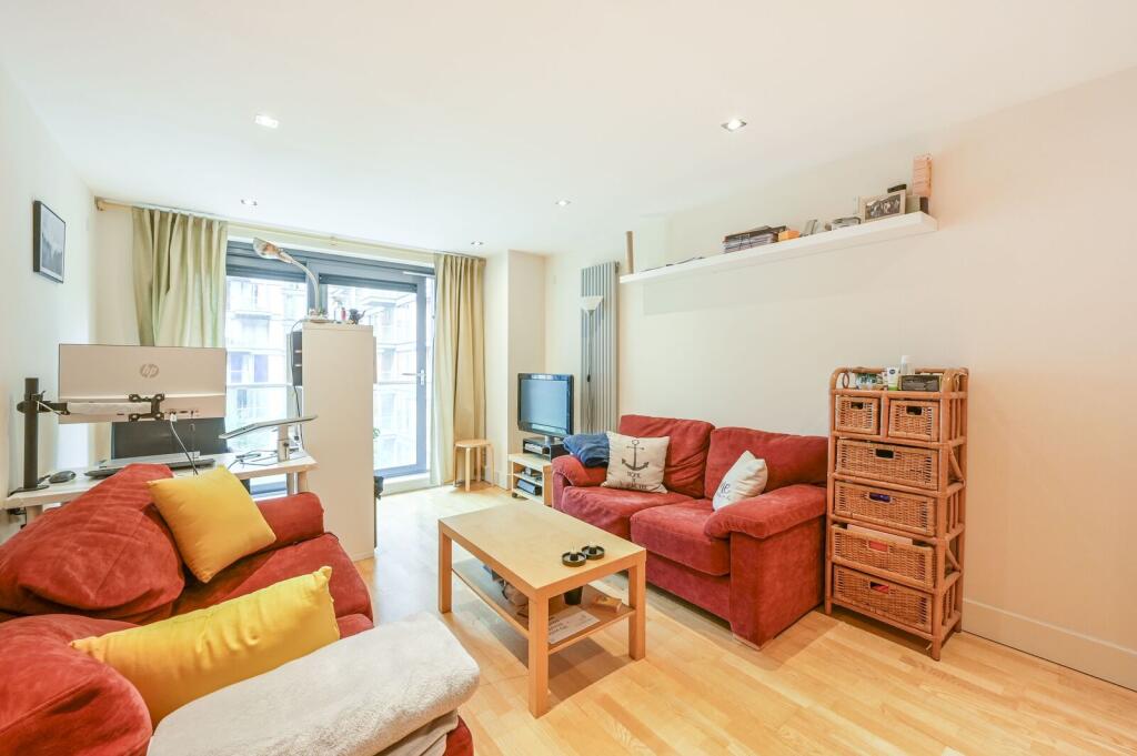 1 bed 1st Floor Flat for rent in London. From Foxtons - Canary Wharf