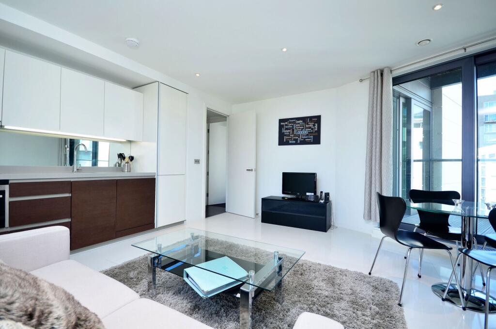 2 bed 1st Floor Flat for rent in London. From Foxtons - Canary Wharf