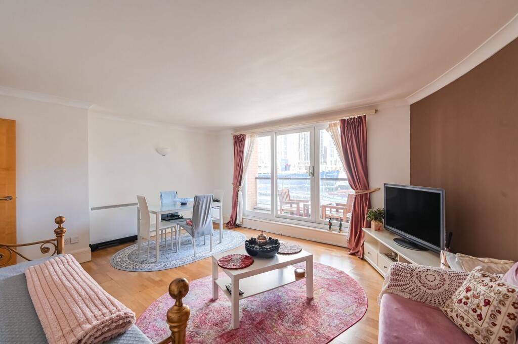 1 bed 1st Floor Flat for rent in London. From Foxtons - Canary Wharf
