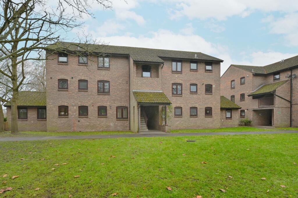 2 bed 1st Floor Flat for rent in London. From Foxtons - Chiswick
