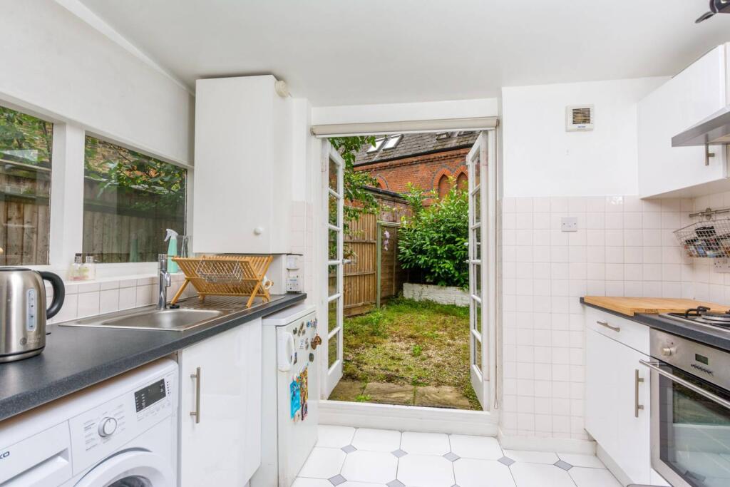 1 bed 1st Floor Flat for rent in London. From Foxtons - Chiswick