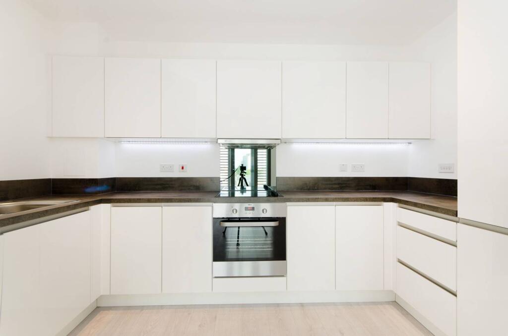 1 bed 1st Floor Flat for rent in Brentford. From Foxtons - Chiswick