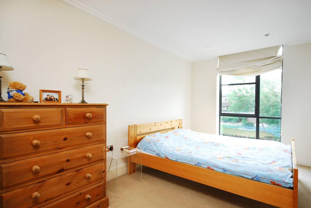 2 bed 1st Floor Flat for rent in Brentford. From Foxtons - Chiswick