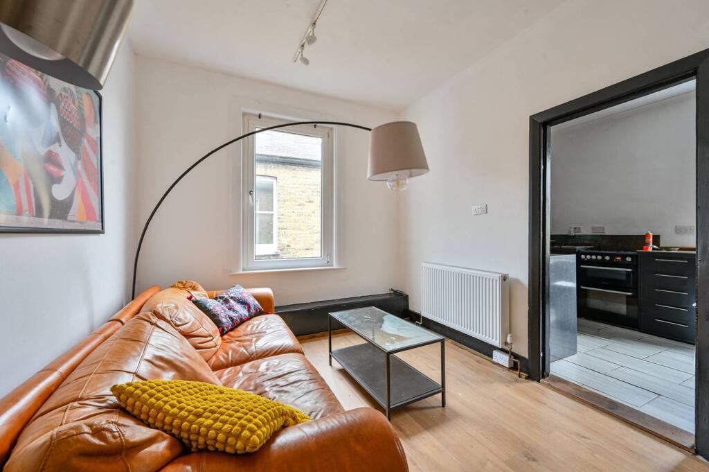 3 bed Annexe for rent in London. From Foxtons - Chiswick 3 bed Annexe for rent in London. From Foxtons - Chiswick