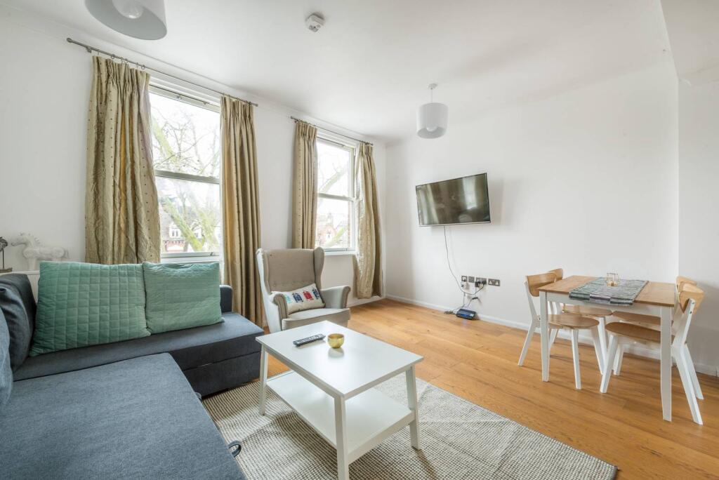 2 bed 1st Floor Flat for rent in London. From Foxtons - Chiswick