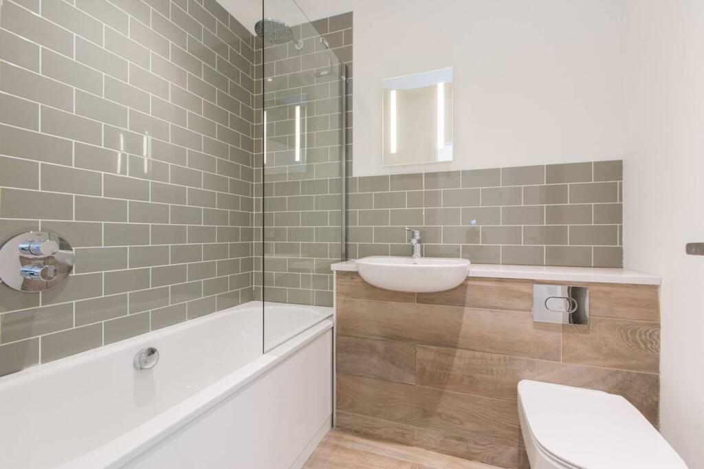 2 bed 1st Floor Flat for rent in London. From Foxtons - Chiswick