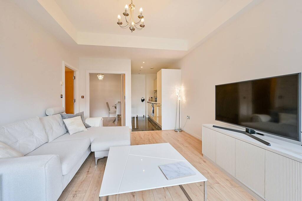 1 bed 1st Floor Flat for rent in Brentford. From Foxtons - Chiswick