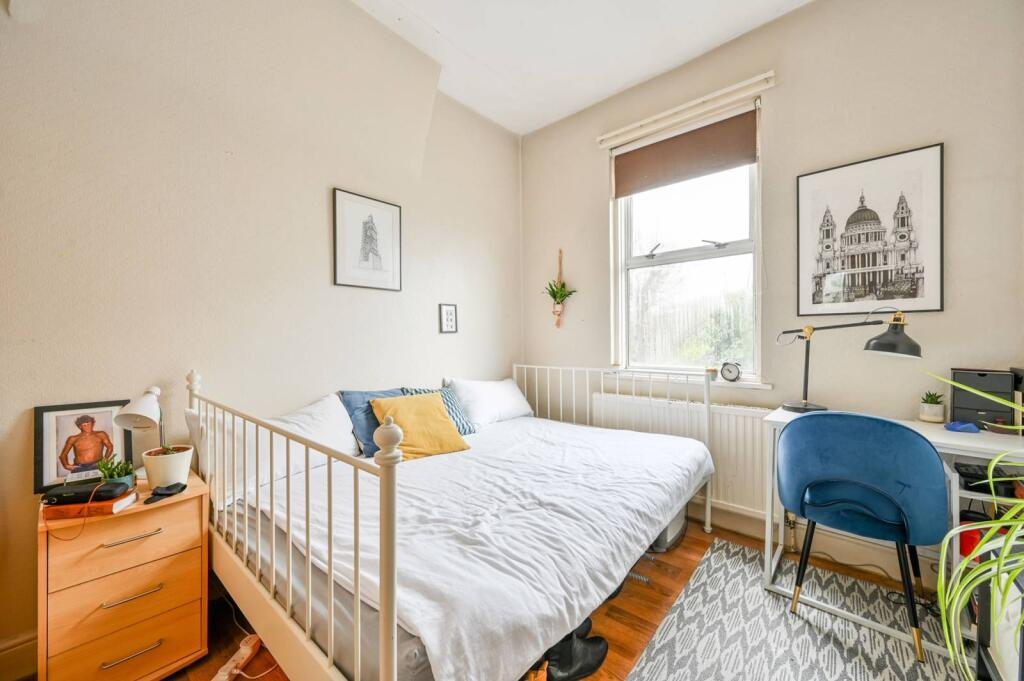 3 bed Annexe for rent in London. From Foxtons - Chiswick