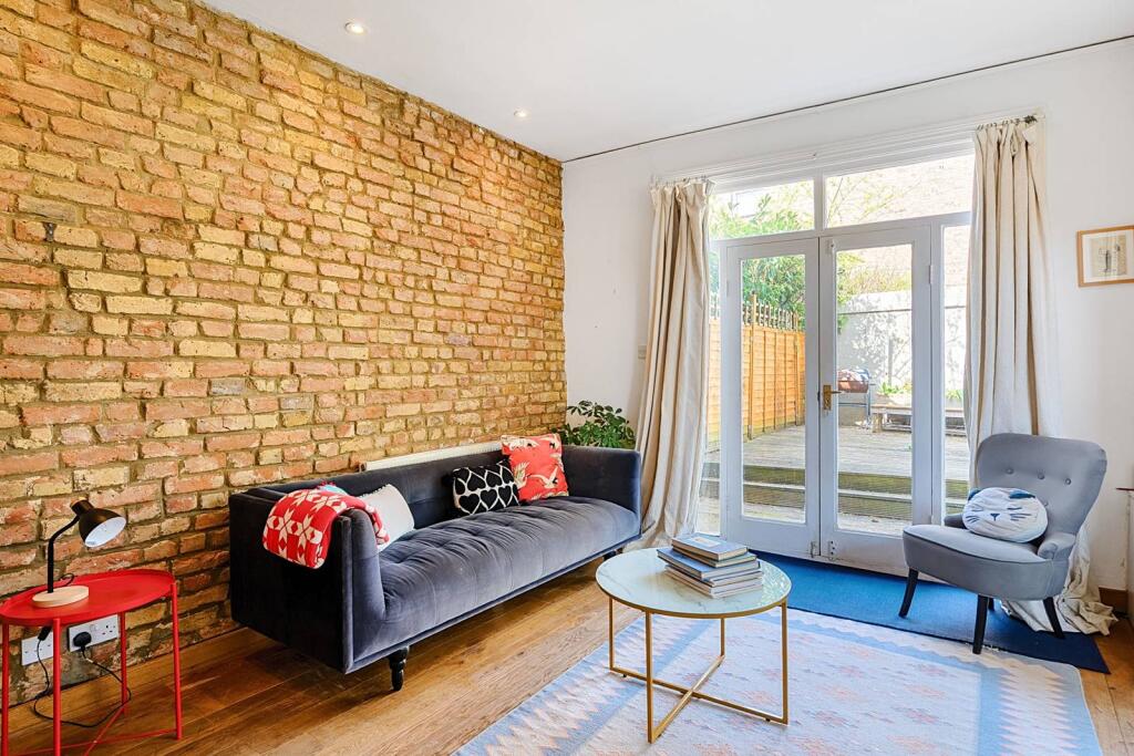 2 bed End of Terrace for rent in London. From Foxtons - Chiswick