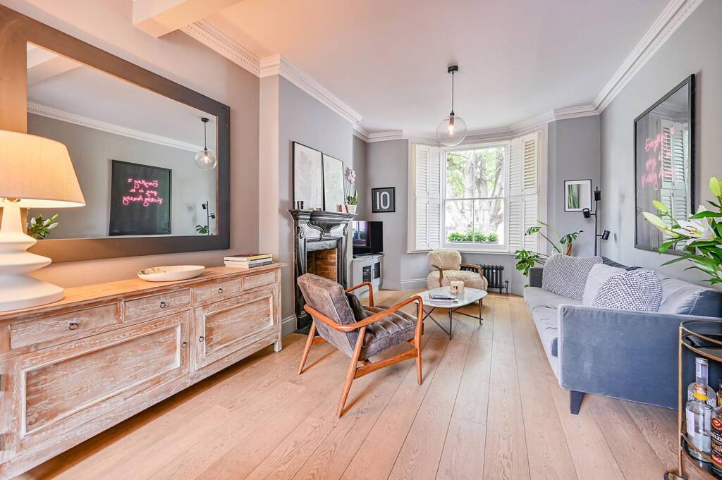 2 bed 1st Floor Flat for rent in Chiswick. From Foxtons - Chiswick