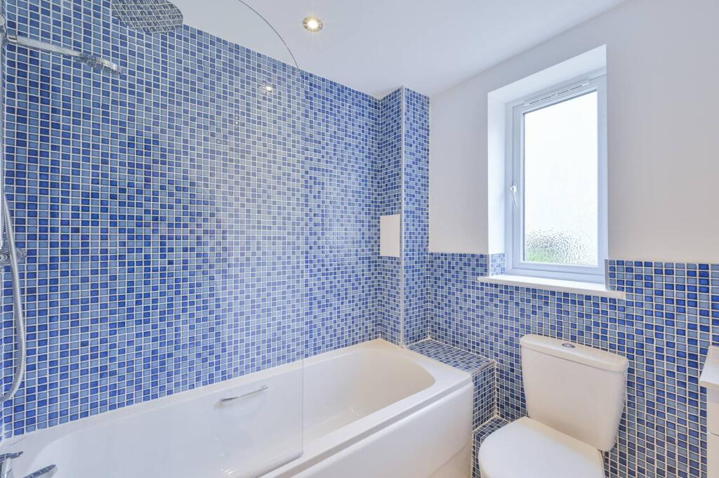 2 bed 1st Floor Flat for rent in Brentford. From Foxtons - Chiswick