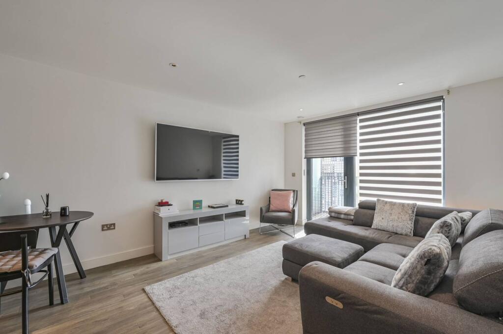 1 bed 1st Floor Flat for rent in London. From Foxtons - Chiswick