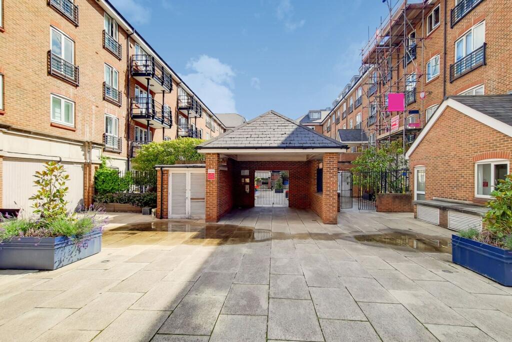 2 bed 1st Floor Flat for rent in Brentford. From Foxtons - Chiswick