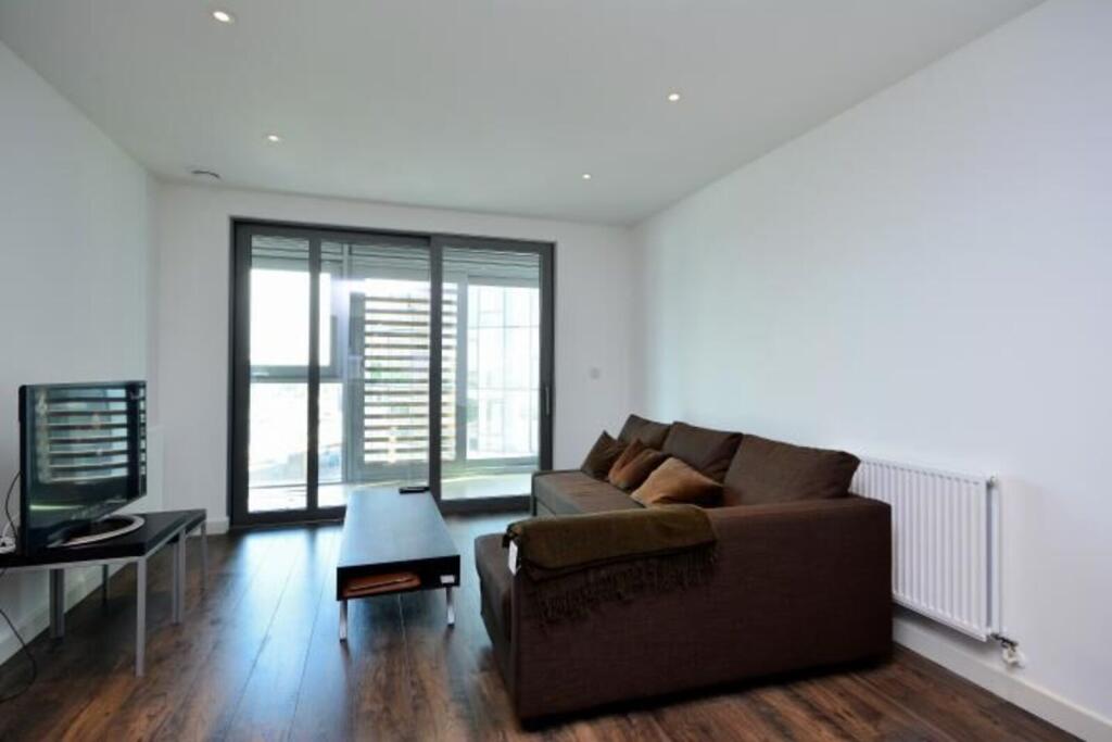 1 bed 1st Floor Flat for rent in Brentford. From Foxtons - Chiswick