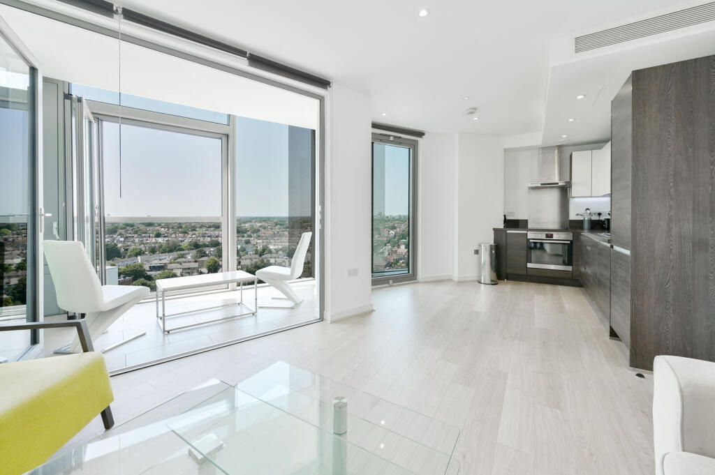 1 bed 1st Floor Flat for rent in Brentford. From Foxtons - Chiswick