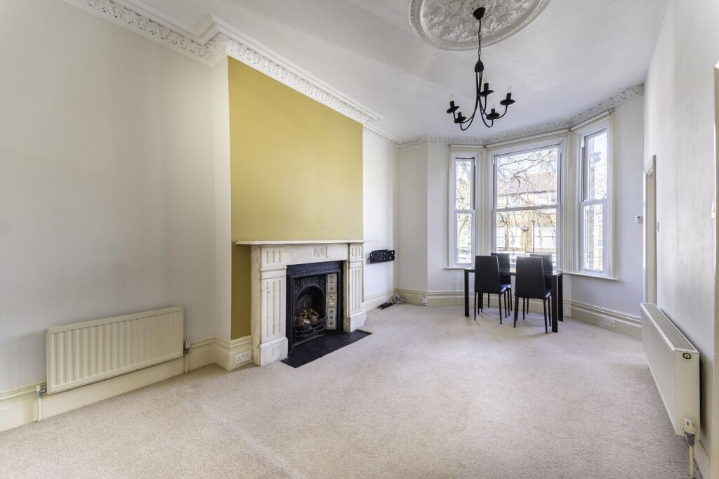 2 bed 1st Floor Flat for rent in London. From Foxtons - Chiswick