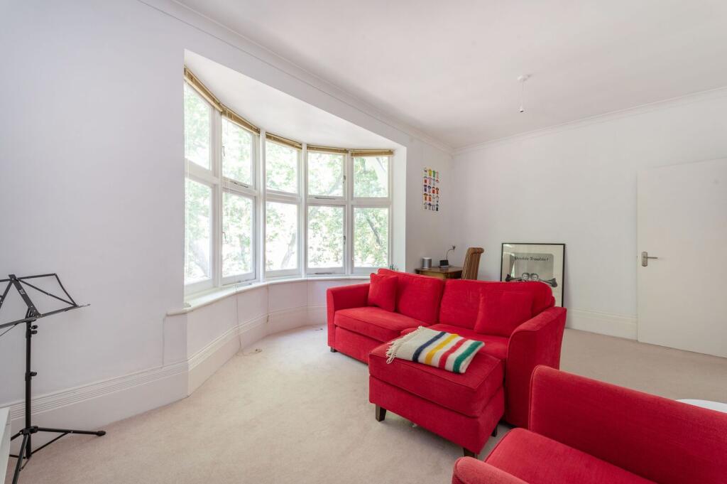 2 bed 1st Floor Flat for rent in Chiswick. From Foxtons - Chiswick