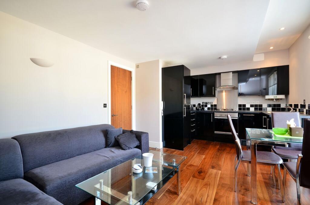 1 bed 1st Floor Flat for rent in Chiswick. From Foxtons - Chiswick