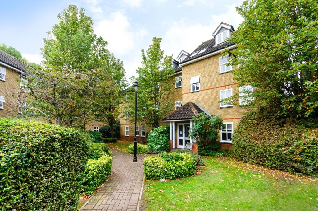 2 bed 1st Floor Flat for rent in Chiswick. From Foxtons - Chiswick