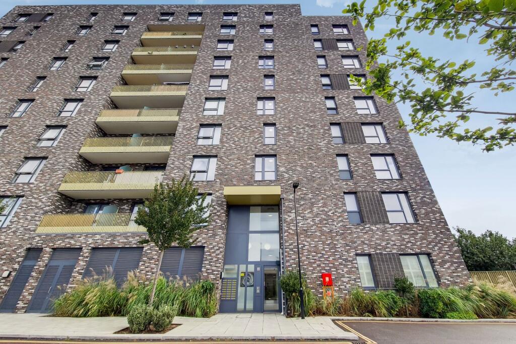 1 bed 1st Floor Flat for rent in Acton. From Foxtons - Chiswick