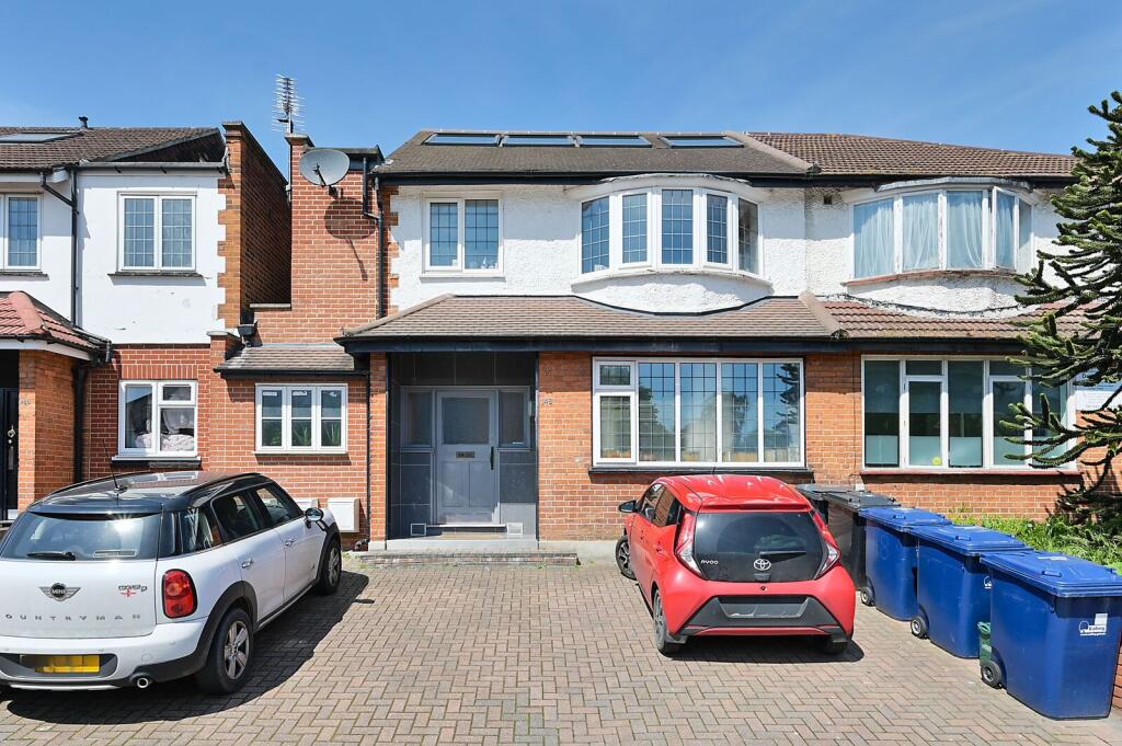 1 bed 1st Floor Flat for rent in London. From Foxtons - Chiswick