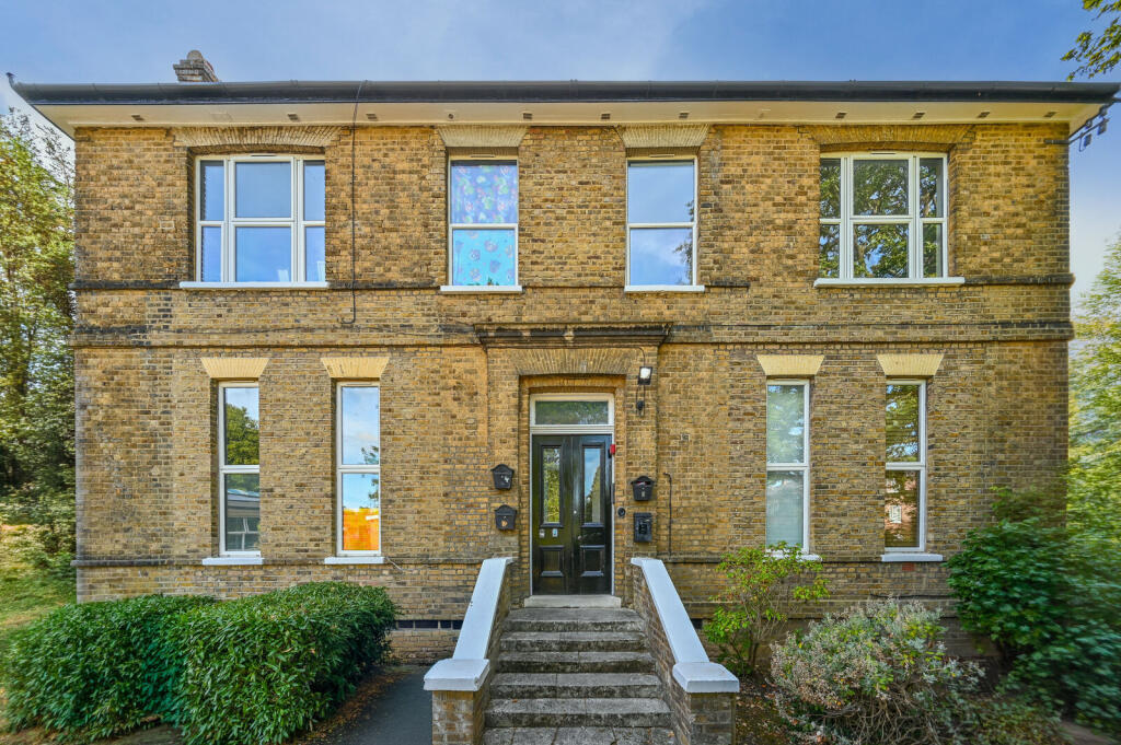 2 bed 1st Floor Flat for rent in London. From Foxtons - Chiswick