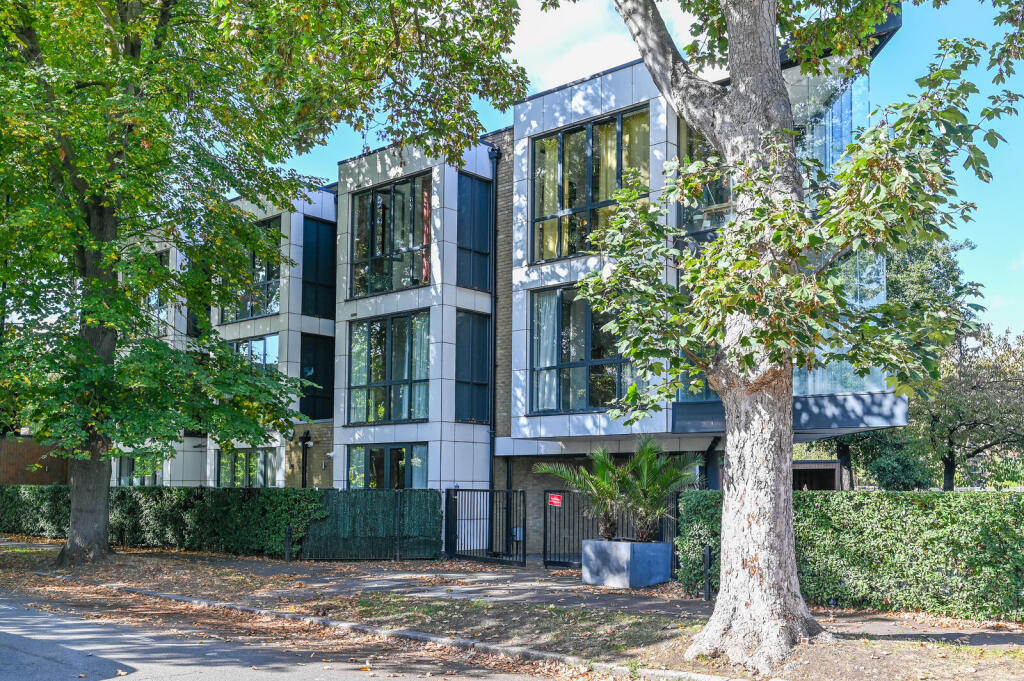 2 bed 1st Floor Flat for rent in London. From Foxtons - Chiswick