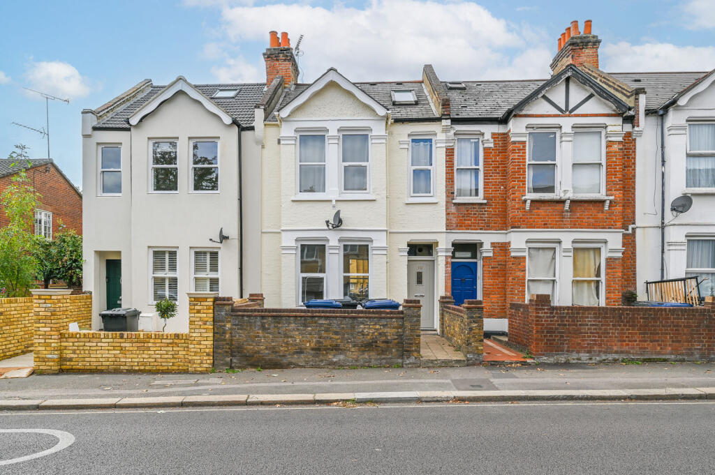 2 bed 1st Floor Flat for rent in London. From Foxtons - Chiswick 2 bed 1st Floor Flat for rent in London. From Foxtons - Chiswick