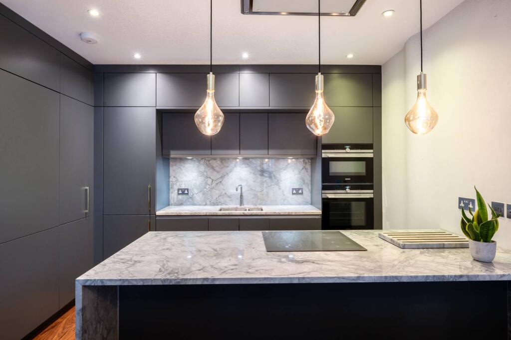 2 bed 1st Floor Flat for rent in London. From Foxtons - Clerkenwell