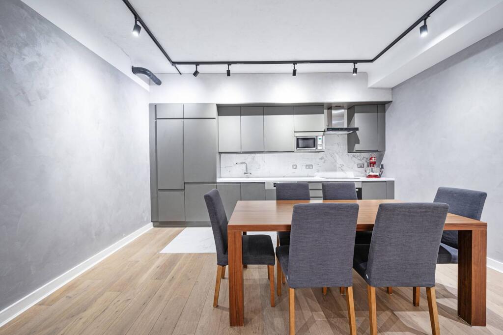 2 bed 1st Floor Flat for rent in London. From Foxtons - Clerkenwell