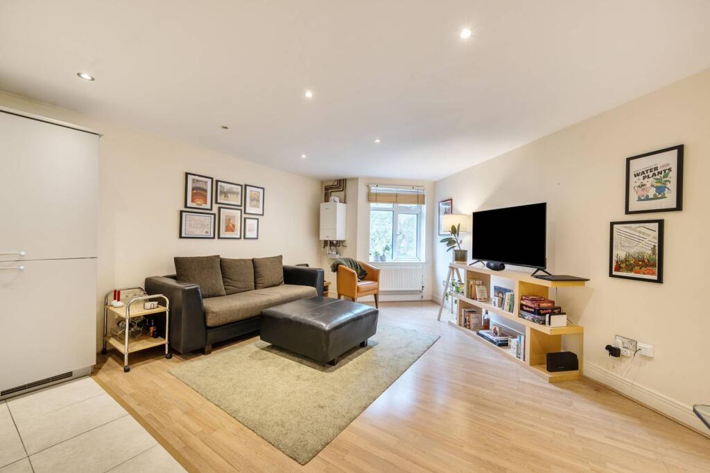1 bed 1st Floor Flat for rent in London. From Foxtons - Clerkenwell