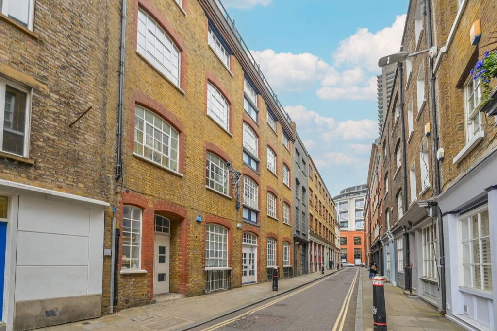4 bed 1st Floor Flat for rent in London. From Foxtons - Clerkenwell